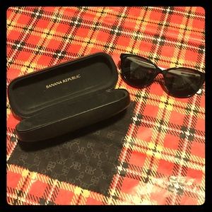 Banana Republic ‘Mari’ Cat Eye Sunglasses